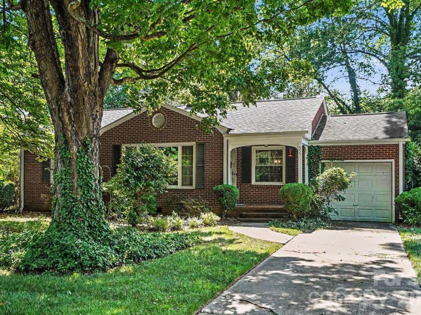 655 7th Street, Albemarle, NC 28001.  MLS# CAR4397716, YatesRealty ID 41505. 