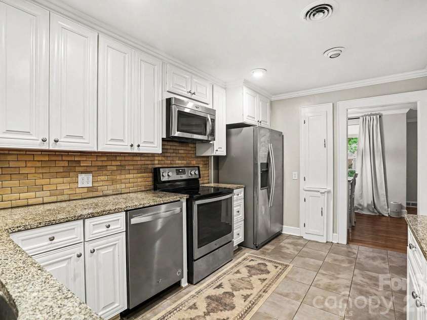 655 7th Street, Albemarle, NC 28001.  MLS# CAR4397716, YatesRealty ID 41505. 