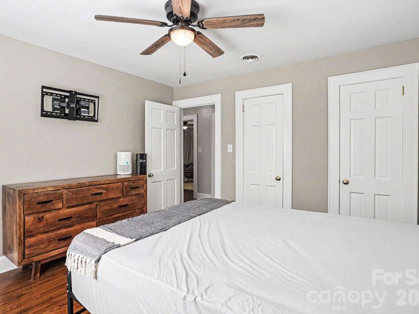 655 7th Street, Albemarle, NC 28001.  MLS# CAR4397716, YatesRealty ID 41505. 
