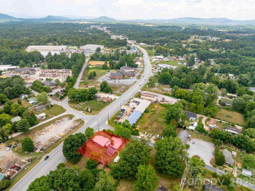 103 King Street, East Flat Rock, NC 28726.  MLS# CAR4411088, YatesRealty ID 41506. 