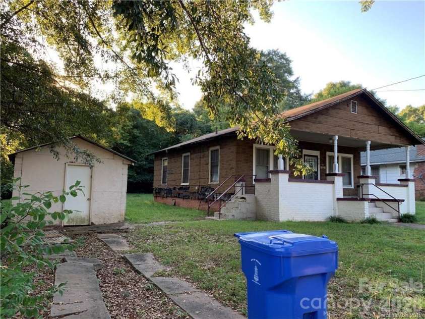 917 Logan Street, Shelby, NC 28150.  MLS# CAR4411759, YatesRealty ID 41507. 