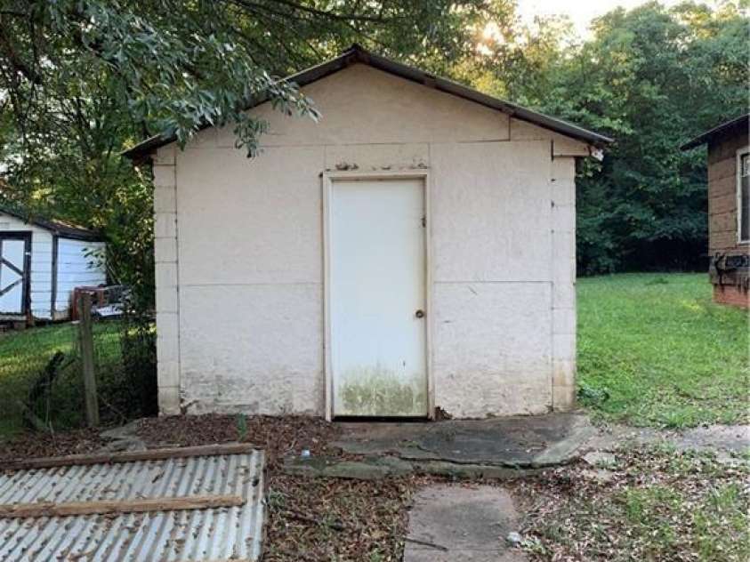 917 Logan Street, Shelby, NC 28150.  MLS# CAR4411759, YatesRealty ID 41507. 