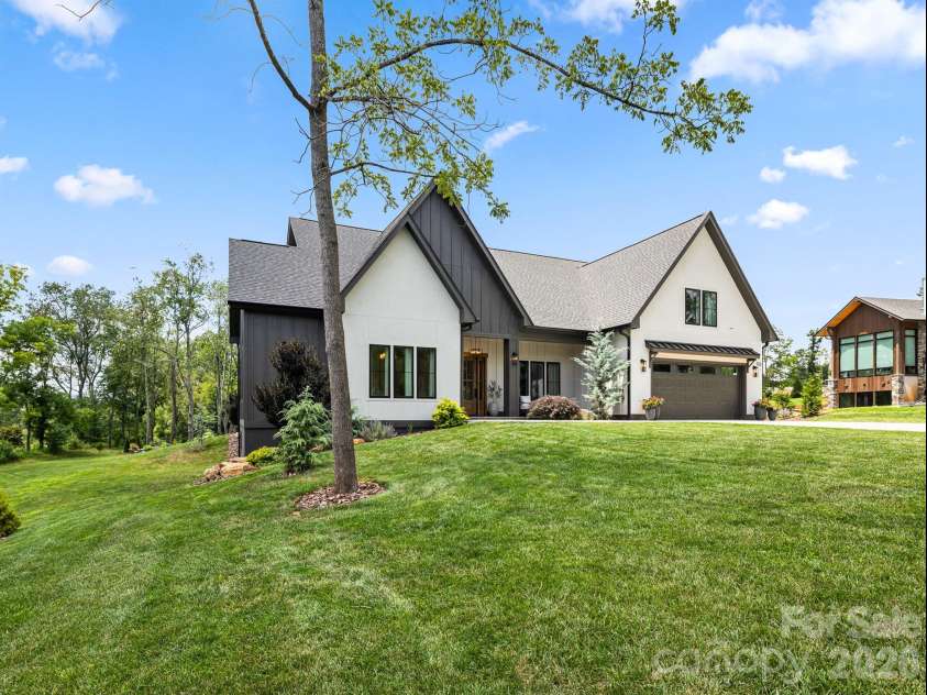 133 Annabelle Linn Drive, Fairview, NC 28730.  MLS# CAR4408603, YatesRealty ID 41509. 