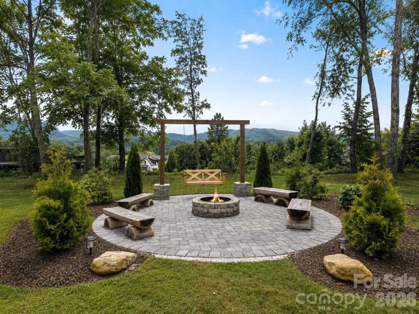 133 Annabelle Linn Drive, Fairview, NC 28730.  MLS# CAR4408603, YatesRealty ID 41509. 