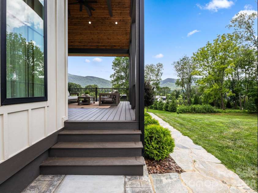 133 Annabelle Linn Drive, Fairview, NC 28730.  MLS# CAR4408603, YatesRealty ID 41509. 