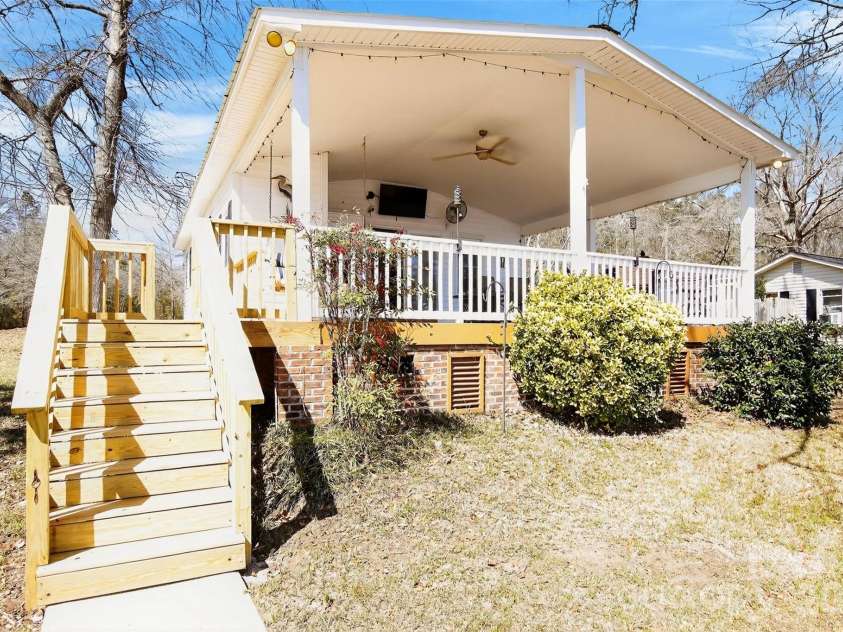 2466 Cottage Lane, Liberty Hill, SC 29074.  MLS# CAR4352753, YatesRealty ID 4151. 