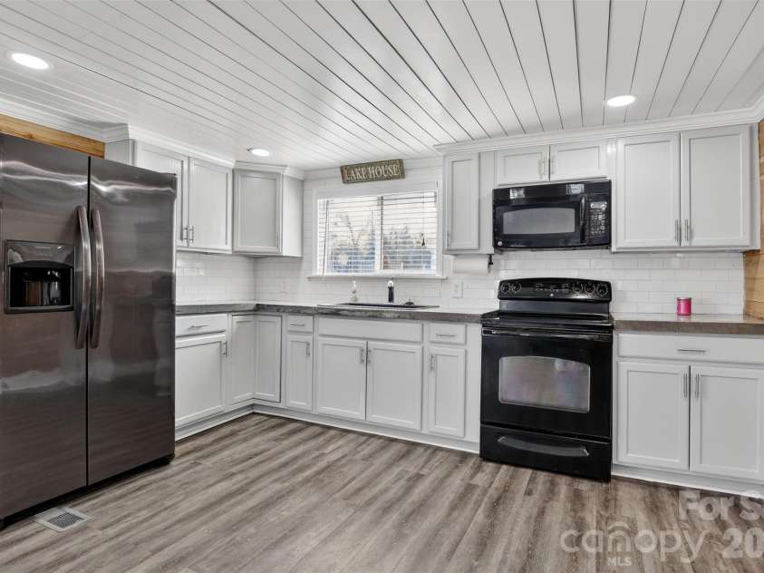 2466 Cottage Lane, Liberty Hill, SC 29074.  MLS# CAR4352753, YatesRealty ID 4151. 