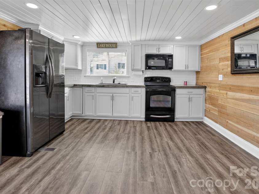 2466 Cottage Lane, Liberty Hill, SC 29074.  MLS# CAR4352753, YatesRealty ID 4151. 