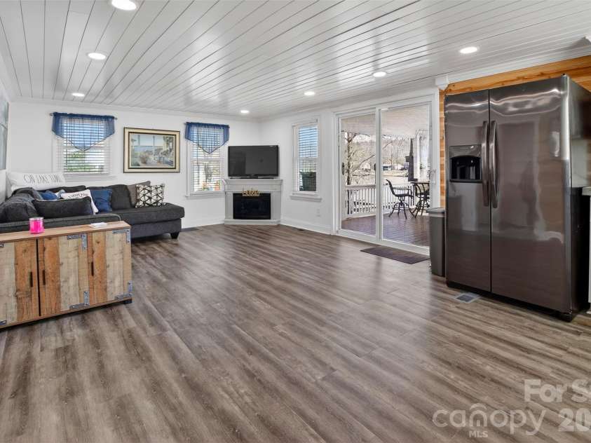 2466 Cottage Lane, Liberty Hill, SC 29074.  MLS# CAR4352753, YatesRealty ID 4151. 
