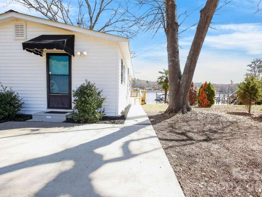 2466 Cottage Lane, Liberty Hill, SC 29074.  MLS# CAR4352753, YatesRealty ID 4151. 