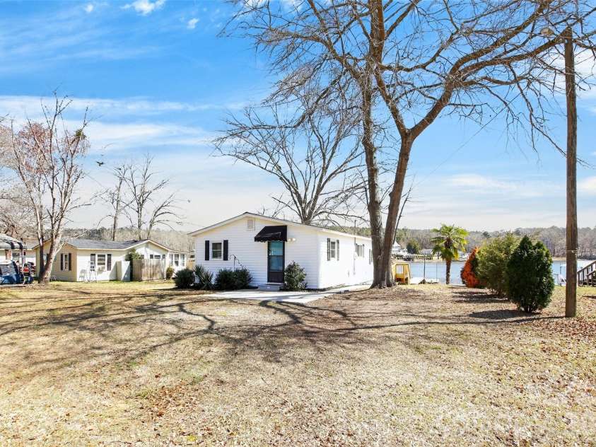 2466 Cottage Lane, Liberty Hill, SC 29074.  MLS# CAR4352753, YatesRealty ID 4151. 