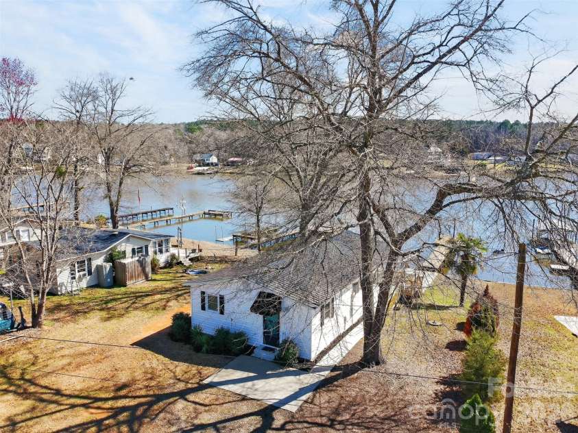 2466 Cottage Lane, Liberty Hill, SC 29074.  MLS# CAR4352753, YatesRealty ID 4151. 