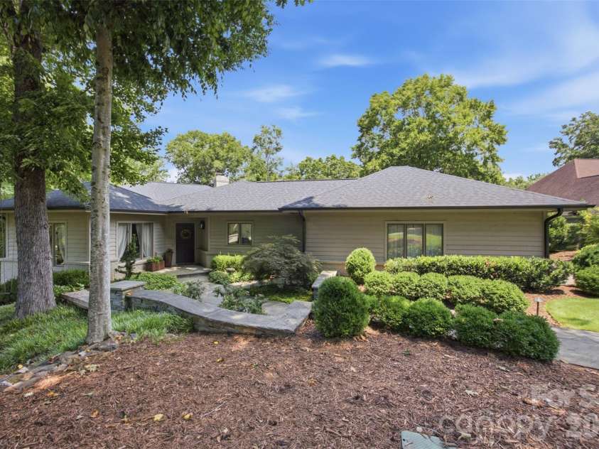 528 Stuart Ridge, Cramerton, NC 28032.  MLS# CAR4408813, YatesRealty ID 41511. 