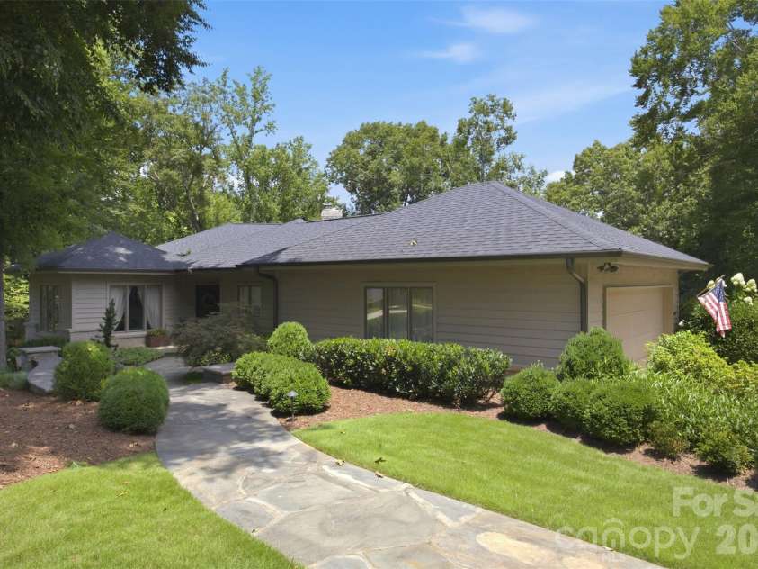 528 Stuart Ridge, Cramerton, NC 28032.  MLS# CAR4408813, YatesRealty ID 41511. 
