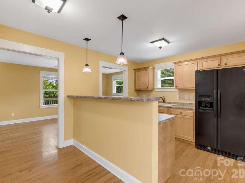 2 Cottage Cove Lane, Asheville, NC 28803.  MLS# CAR4405523, YatesRealty ID 41512. 