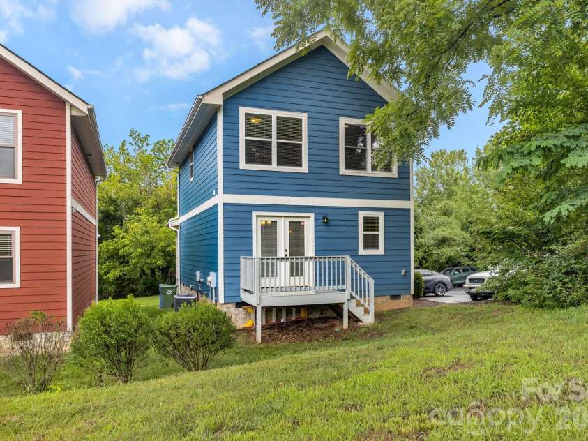 2 Cottage Cove Lane, Asheville, NC 28803.  MLS# CAR4405523, YatesRealty ID 41512. 