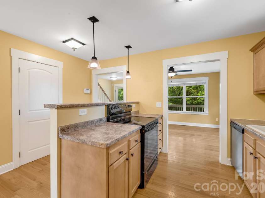 2 Cottage Cove Lane, Asheville, NC 28803.  MLS# CAR4405523, YatesRealty ID 41512. Ample Cabinet Space