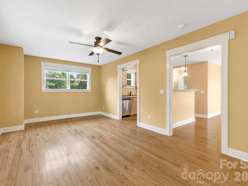 2 Cottage Cove Lane, Asheville, NC 28803.  MLS# CAR4405523, YatesRealty ID 41512. Flowing Floorplan