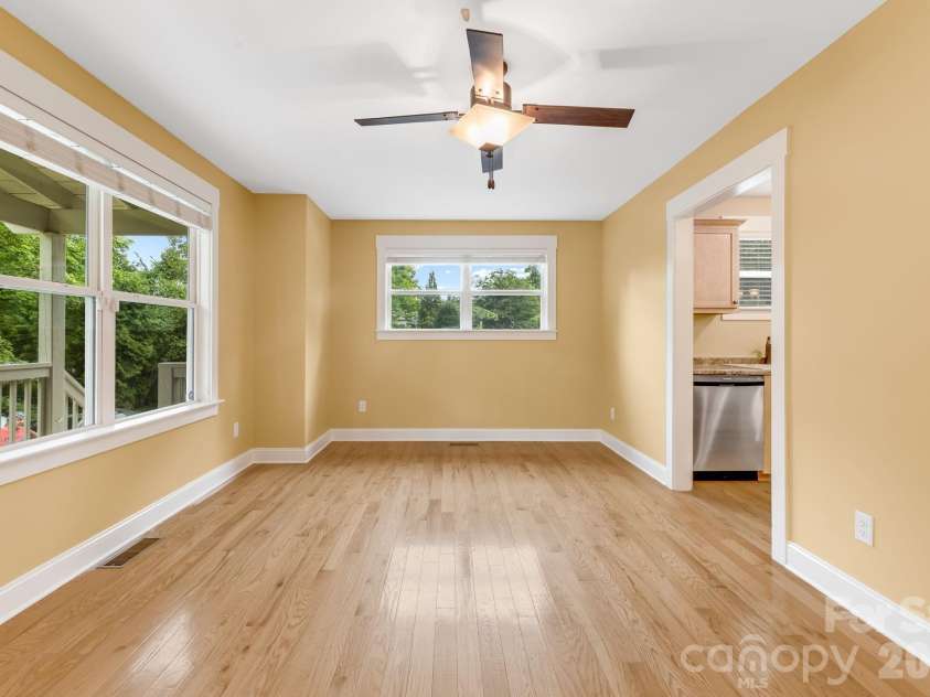 2 Cottage Cove Lane, Asheville, NC 28803.  MLS# CAR4405523, YatesRealty ID 41512. Large Windows