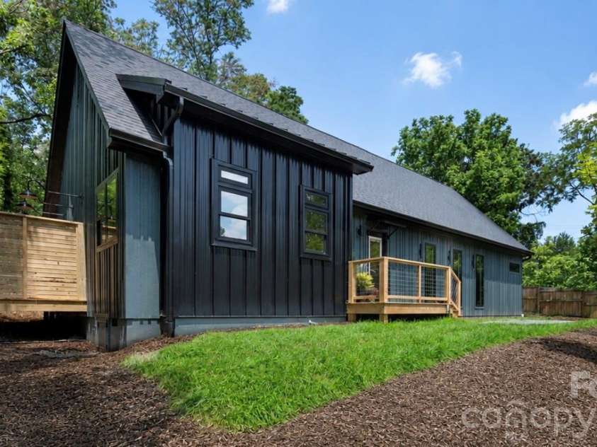 42 Busbee View Road, Asheville, NC 28803.  MLS# CAR4370127, YatesRealty ID 41513. 