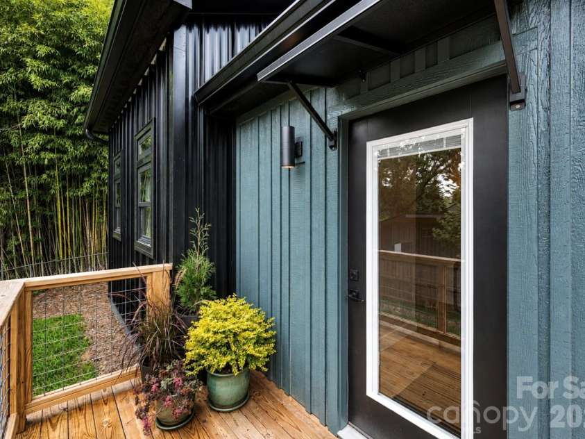 42 Busbee View Road, Asheville, NC 28803.  MLS# CAR4370127, YatesRealty ID 41513. 