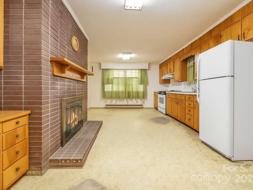 4617 Riverdale Drive, Charlotte, NC 28273.  MLS# CAR4307578, YatesRealty ID 41513. 