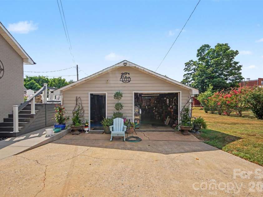 217 Cline Street, Lawndale, NC 28090.  MLS# CAR4404014, YatesRealty ID 41517. 