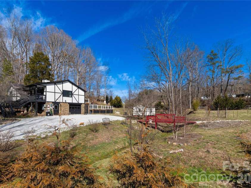 5 Northlake Drive, Weaverville, NC 28787.  MLS# CAR4407082, YatesRealty ID 41518. 