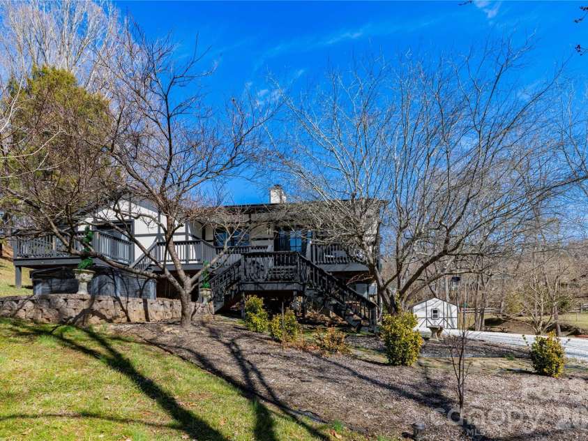 5 Northlake Drive, Weaverville, NC 28787.  MLS# CAR4407082, YatesRealty ID 41518. 