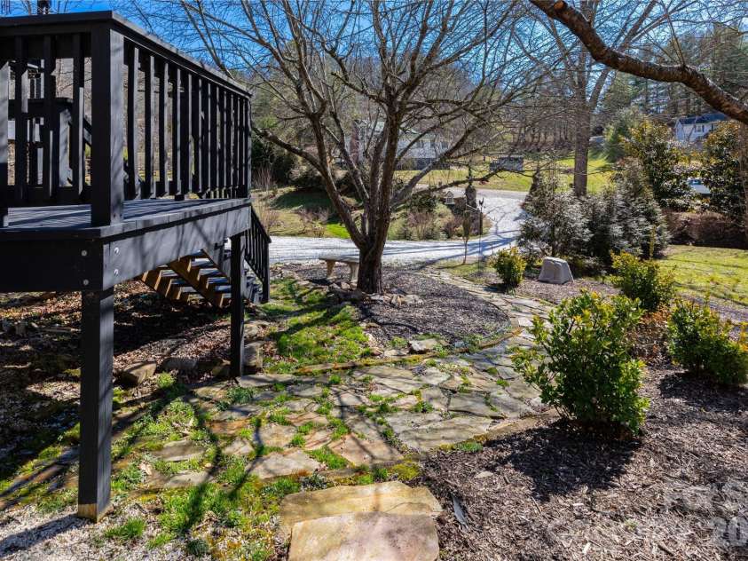 5 Northlake Drive, Weaverville, NC 28787.  MLS# CAR4407082, YatesRealty ID 41518. 