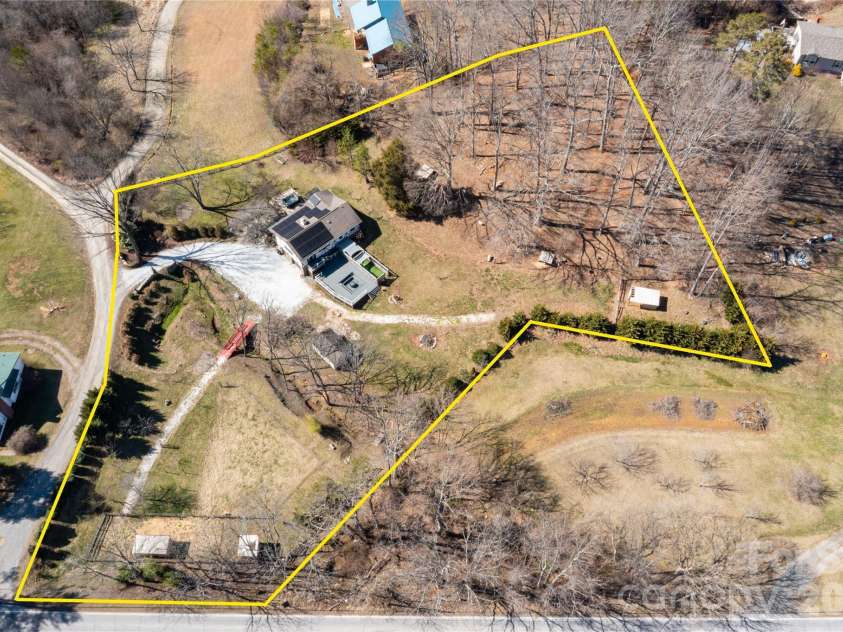 5 Northlake Drive, Weaverville, NC 28787.  MLS# CAR4407082, YatesRealty ID 41518. 