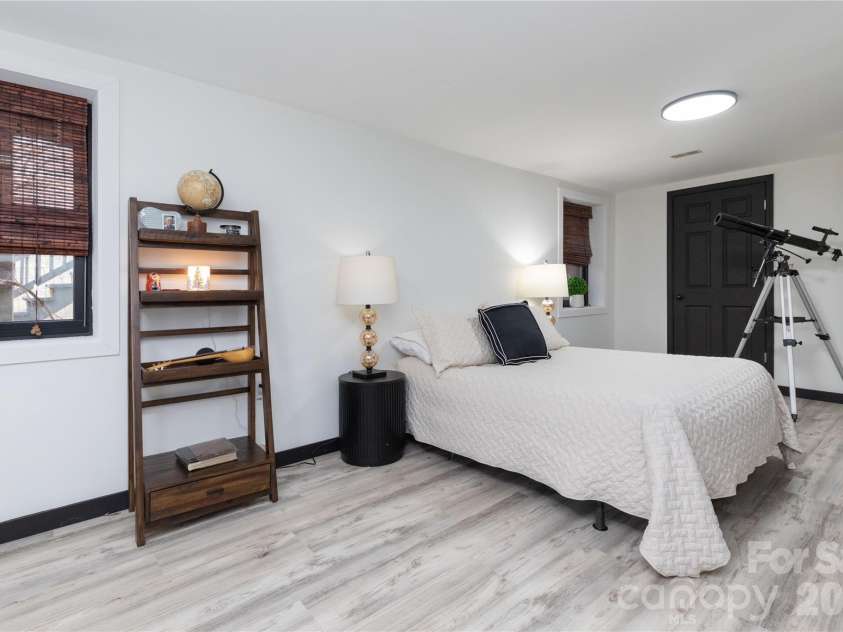 5 Northlake Drive, Weaverville, NC 28787.  MLS# CAR4407082, YatesRealty ID 41518. 