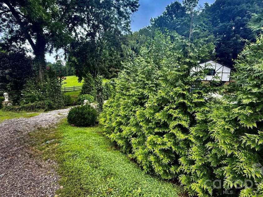 5 Northlake Drive, Weaverville, NC 28787.  MLS# CAR4407082, YatesRealty ID 41518. 
