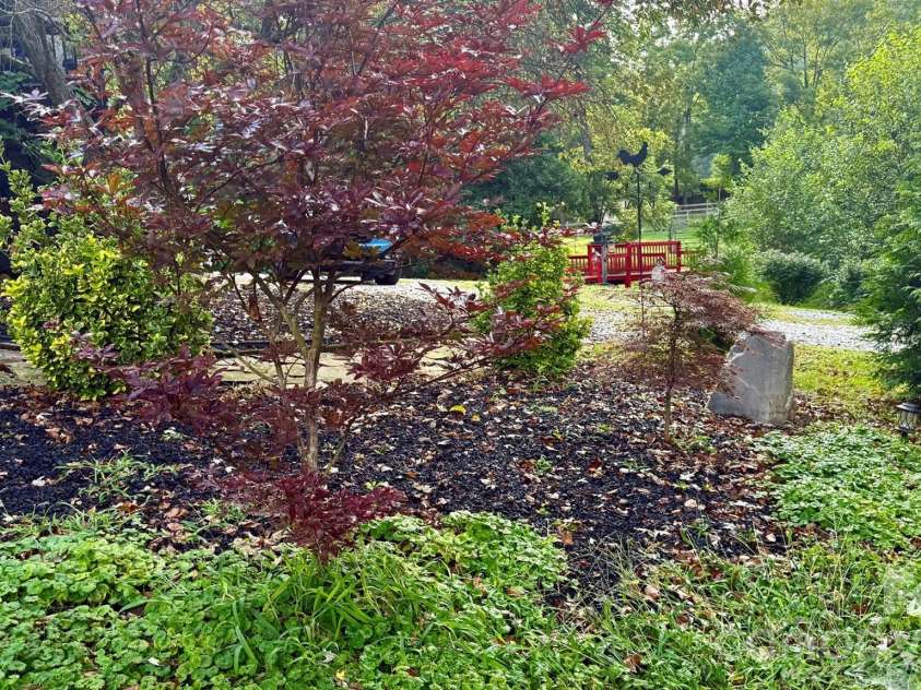 5 Northlake Drive, Weaverville, NC 28787.  MLS# CAR4407082, YatesRealty ID 41518. 