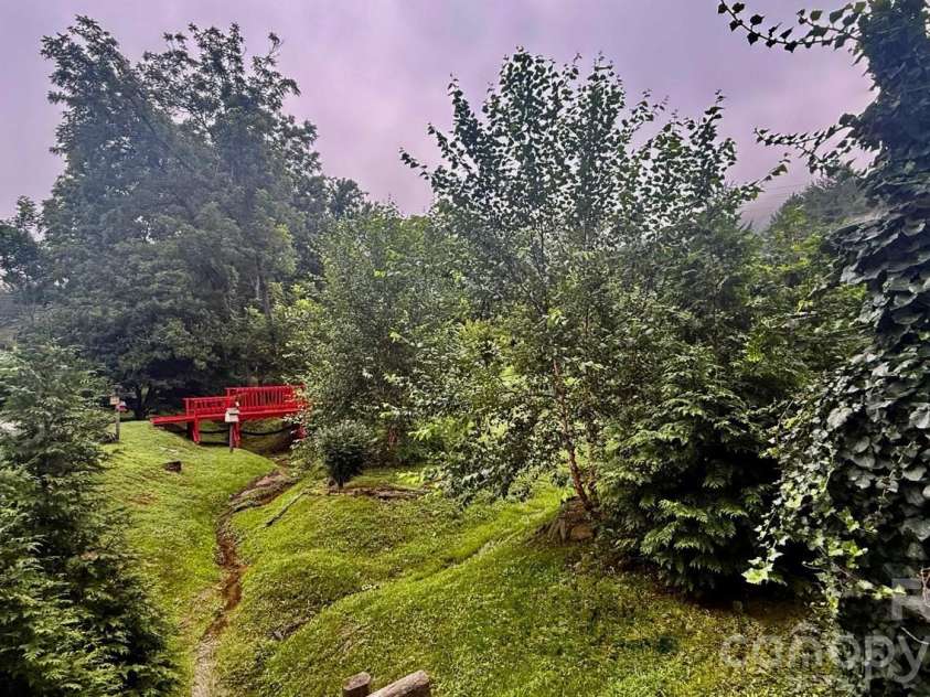 5 Northlake Drive, Weaverville, NC 28787.  MLS# CAR4407082, YatesRealty ID 41518. 