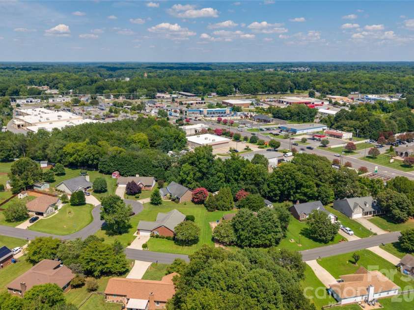 168 Limerick Road, Mooresville, NC 28115.  MLS# CAR4410572, YatesRealty ID 41519. 