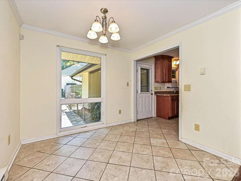 3000 Barfield Drive, Charlotte, NC 28217.  MLS# CAR4400815, YatesRealty ID 41520. Dining Area