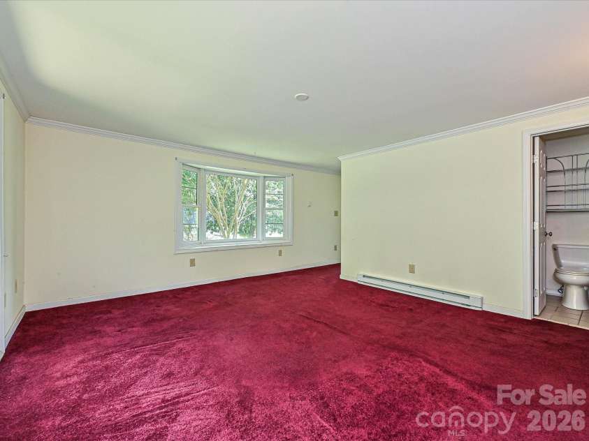 3000 Barfield Drive, Charlotte, NC 28217.  MLS# CAR4400815, YatesRealty ID 41520. Family Room
