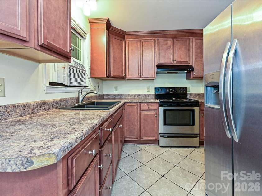 3000 Barfield Drive, Charlotte, NC 28217.  MLS# CAR4400815, YatesRealty ID 41520. Kitchen