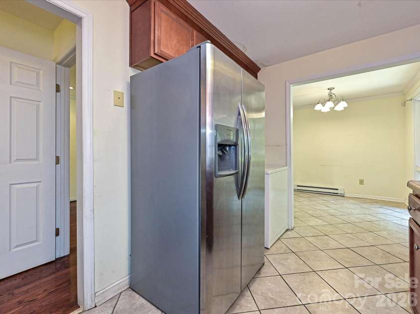 3000 Barfield Drive, Charlotte, NC 28217.  MLS# CAR4400815, YatesRealty ID 41520. Kitchen