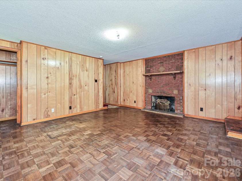3000 Barfield Drive, Charlotte, NC 28217.  MLS# CAR4400815, YatesRealty ID 41520. Lower Level