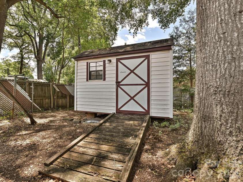 3000 Barfield Drive, Charlotte, NC 28217.  MLS# CAR4400815, YatesRealty ID 41520. Shed
