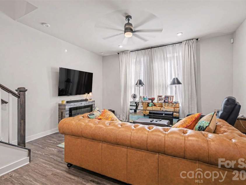 1206 Gleason Way, Charlotte, NC 28217.  MLS# CAR4410648, YatesRealty ID 41525. 