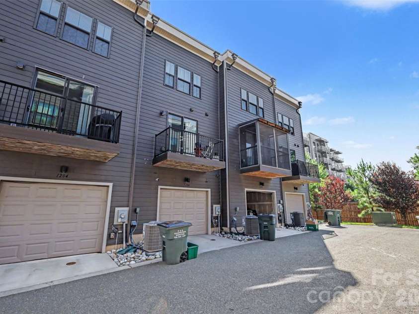 1206 Gleason Way, Charlotte, NC 28217.  MLS# CAR4410648, YatesRealty ID 41525. 
