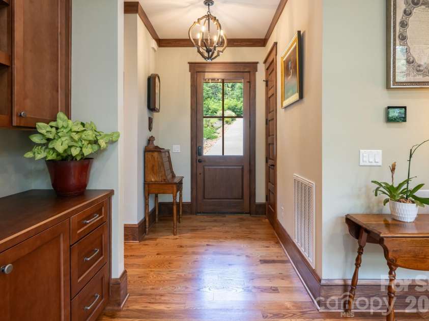 403 Thunder Mountain Road, Hendersonville, NC 28792.  MLS# CAR4399888, YatesRealty ID 41527. 