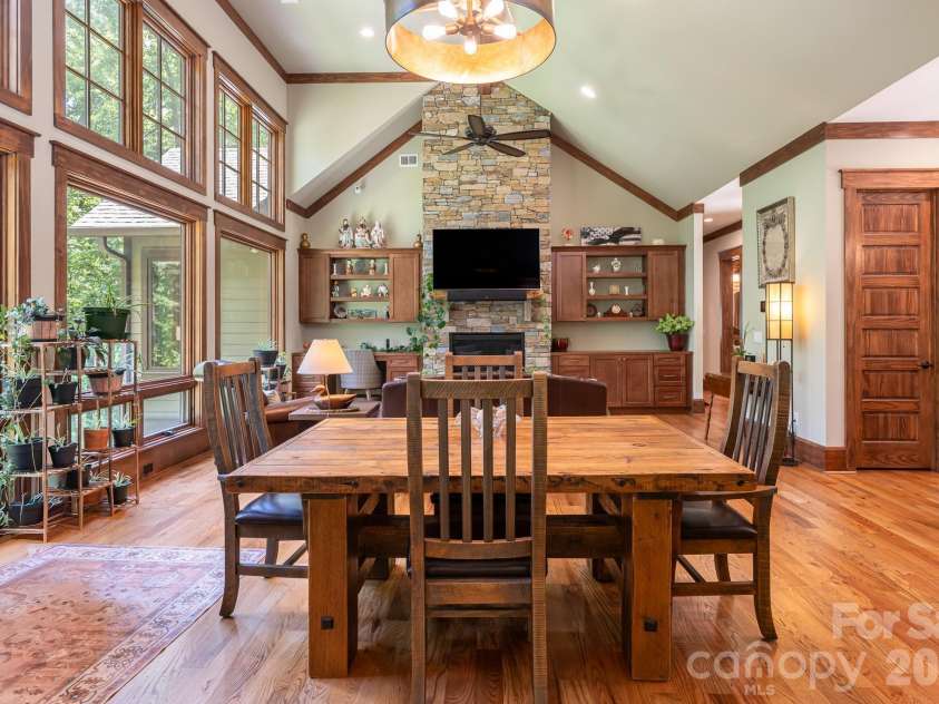 403 Thunder Mountain Road, Hendersonville, NC 28792.  MLS# CAR4399888, YatesRealty ID 41527. 