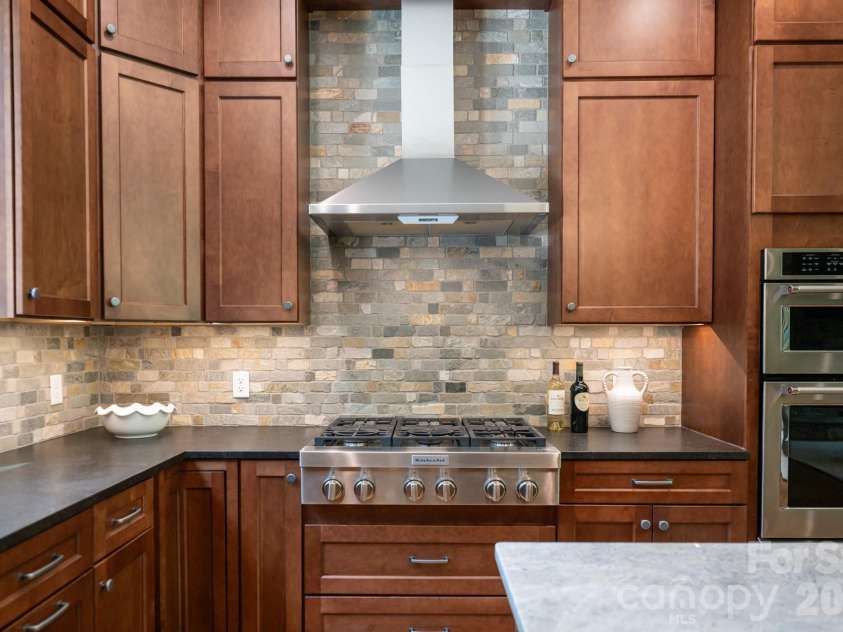 403 Thunder Mountain Road, Hendersonville, NC 28792.  MLS# CAR4399888, YatesRealty ID 41527. 