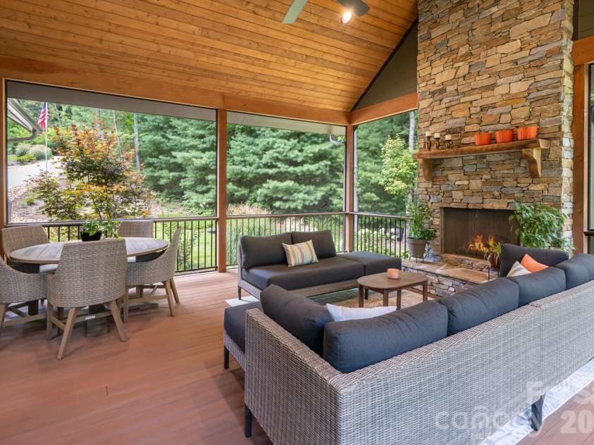 403 Thunder Mountain Road, Hendersonville, NC 28792.  MLS# CAR4399888, YatesRealty ID 41527. 