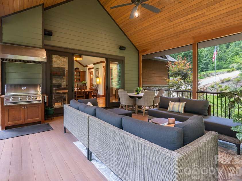 403 Thunder Mountain Road, Hendersonville, NC 28792.  MLS# CAR4399888, YatesRealty ID 41527. 