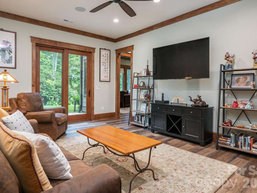403 Thunder Mountain Road, Hendersonville, NC 28792.  MLS# CAR4399888, YatesRealty ID 41527. 
